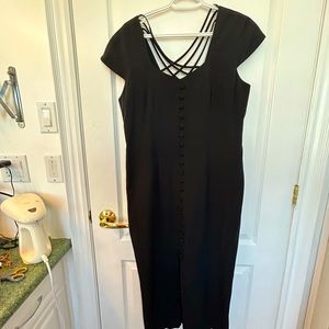 Women’s Beechers Brook black midi dress in size 12. Scoop neck and strappy back